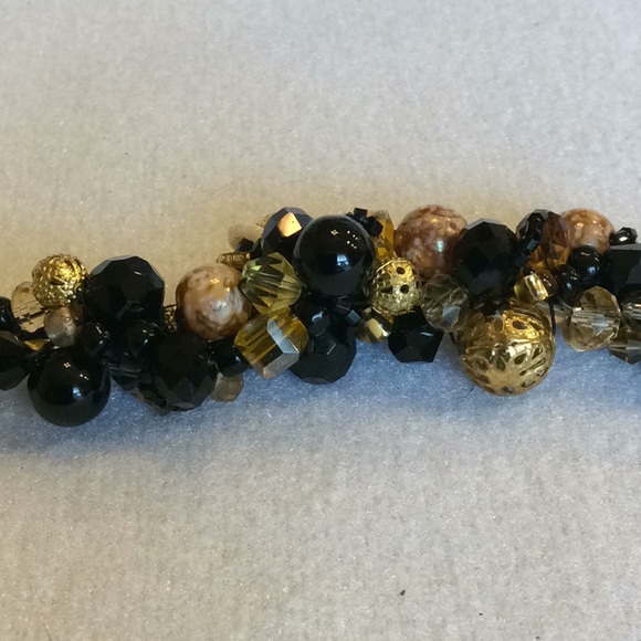 FINAL SALE PRICE CL Designs Blk/Gld Twist Embellished Bracelet - Picture 3 of 4